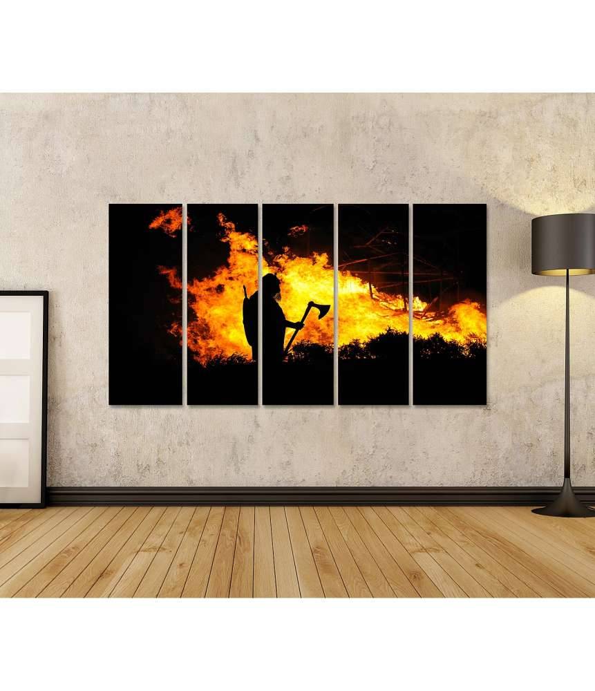 Islandburner Bild auf Leinwand Darstellung eines tapferen Wikingers inmitten eines brennenden Gebäudes Outlet