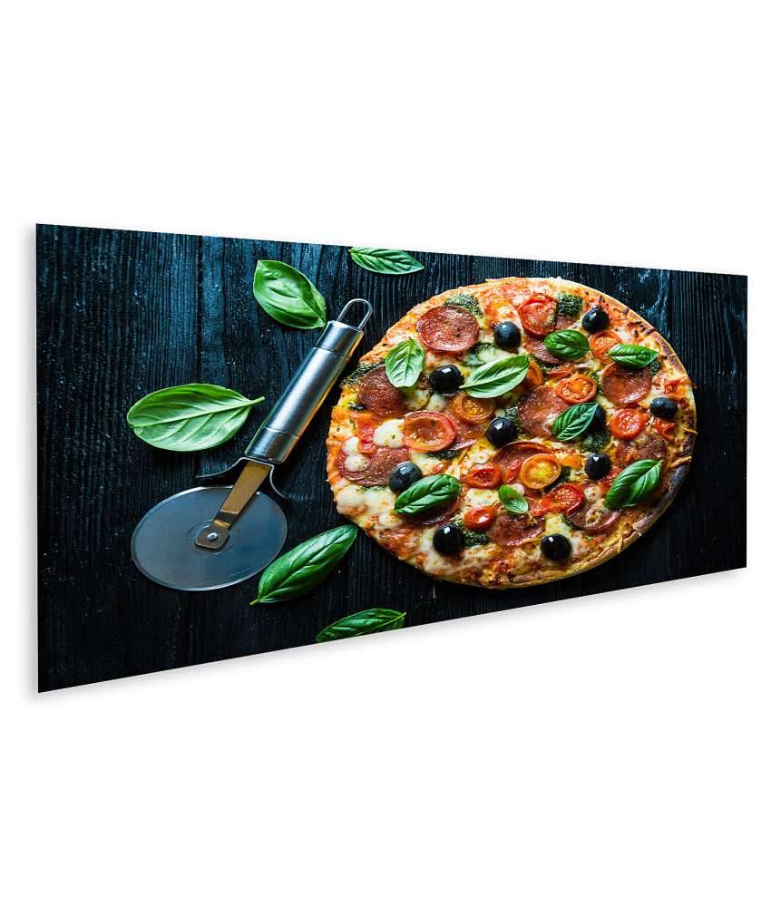 Islandburner Bild auf Leinwand Lebhaftes Wandbild einer Salami-Pizza mit Oliven und Basilikum in Pizzeria Black Friday