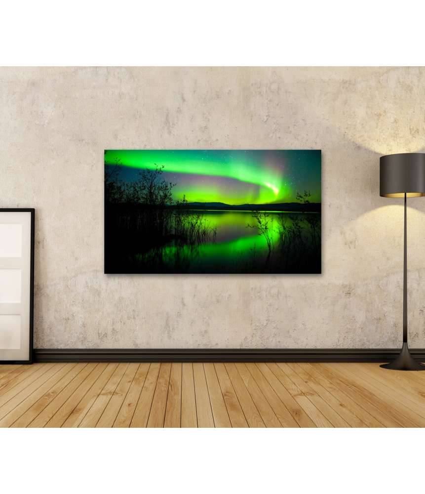Islandburner Bild auf Leinwand Spiegelnder See unter Nordlichtern und Wetterleuchten in Norwegen JETZT KAUFEN