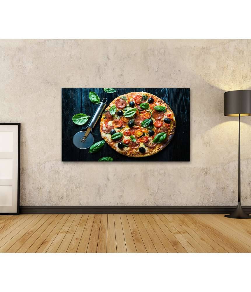 Islandburner Bild auf Leinwand Lebhaftes Wandbild einer Salami-Pizza mit Oliven und Basilikum in Pizzeria Zeitbegrenzte Promotion