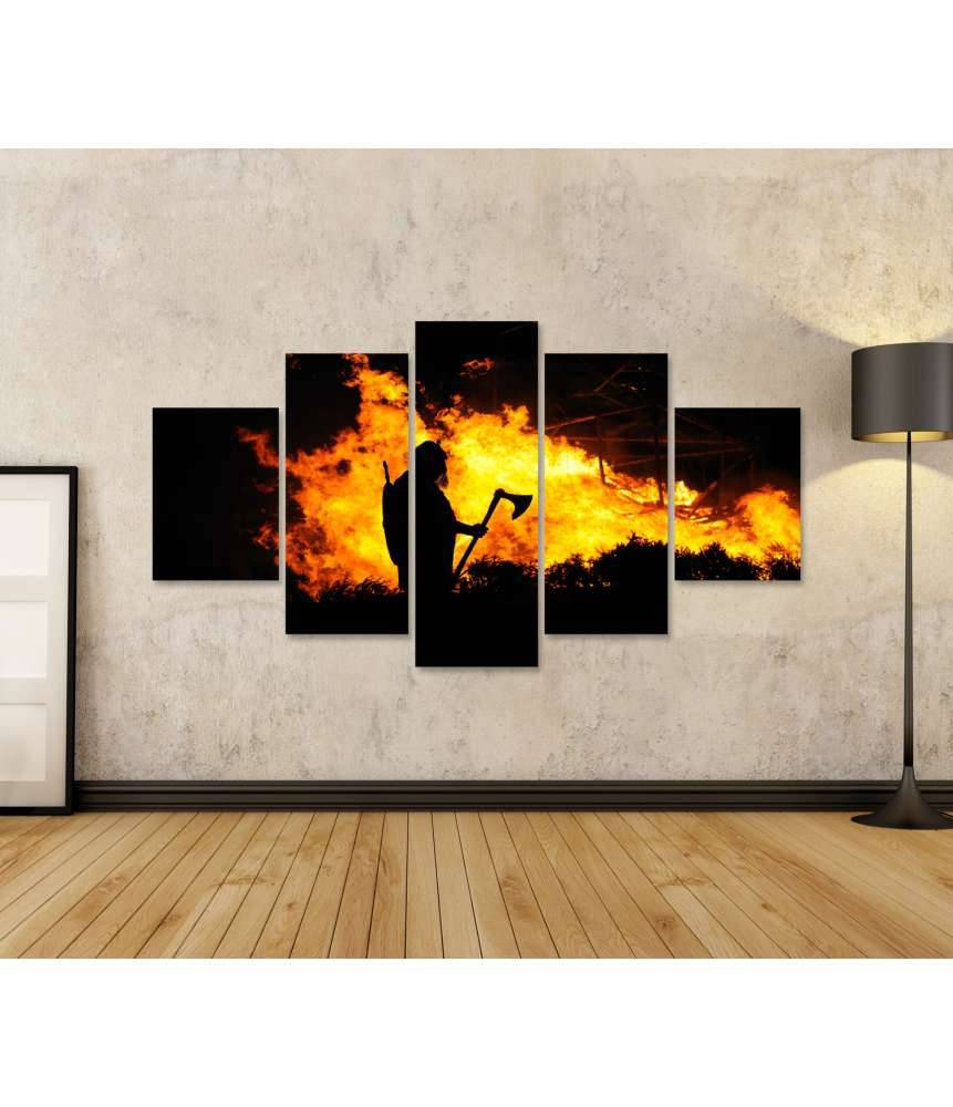 Islandburner Bild auf Leinwand Darstellung eines tapferen Wikingers inmitten eines brennenden Gebäudes Super Rabatt