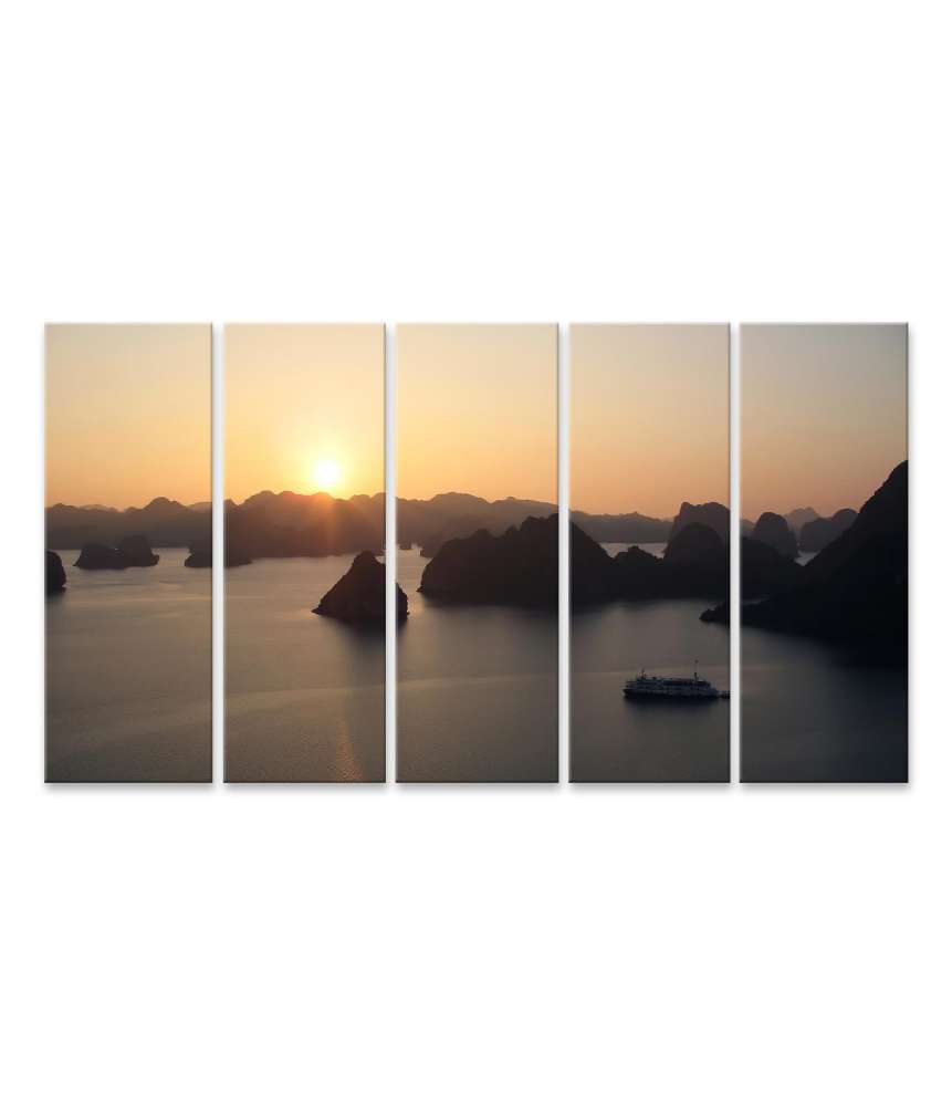 Islandburner Bild auf Leinwand Wandbild: Zauberhafter Sonnenuntergang über der Halong Bucht, Vietnam Räumungsverkauf