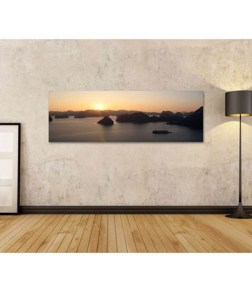 Islandburner Bild auf Leinwand Wandbild: Zauberhafter Sonnenuntergang über der Halong Bucht, Vietnam Kostenloser Versand