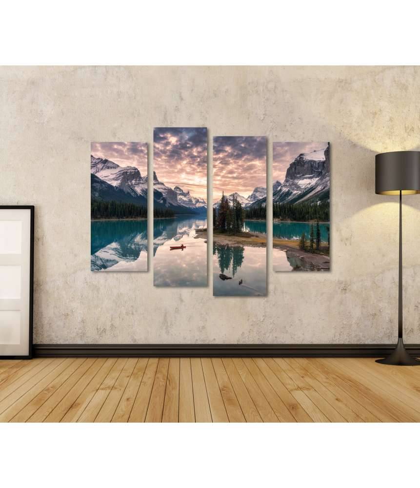 Islandburner Bild auf Leinwand Kanufahrer auf dem Maligne Lake mit Spiegelung der Rocky Mountains auf Spirit Island Speichern exportieren