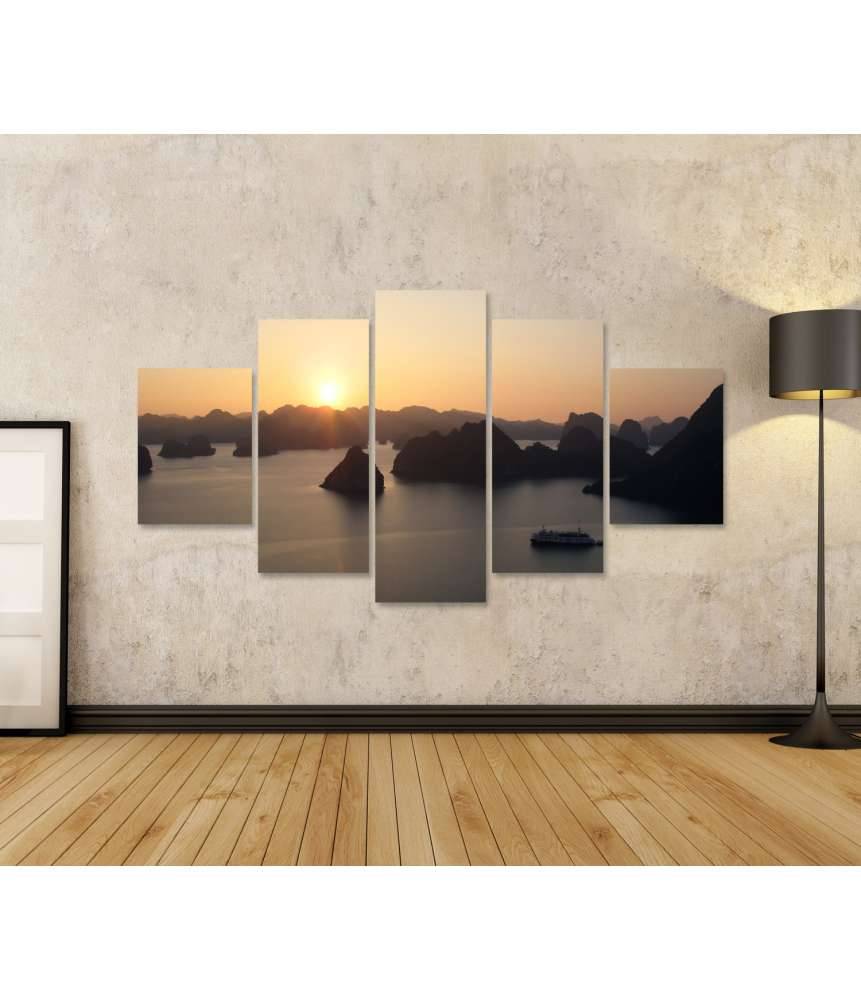 Islandburner Bild auf Leinwand Wandbild: Zauberhafter Sonnenuntergang über der Halong Bucht, Vietnam Tägliche Deals