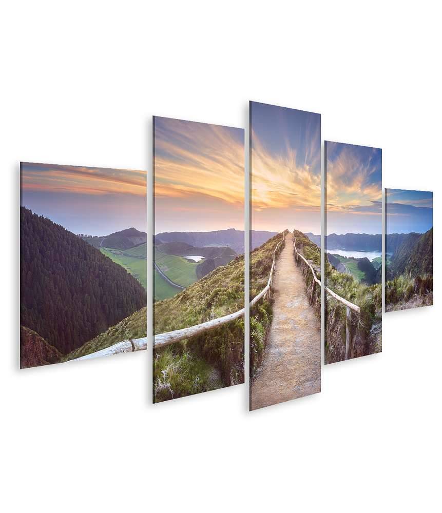 Islandburner Bild auf Leinwand Atemberaubende Ansicht eines Wanderweges in der Berglandschaft von Ponta Delgada, Azoren Zeitbegrenzte Promotion