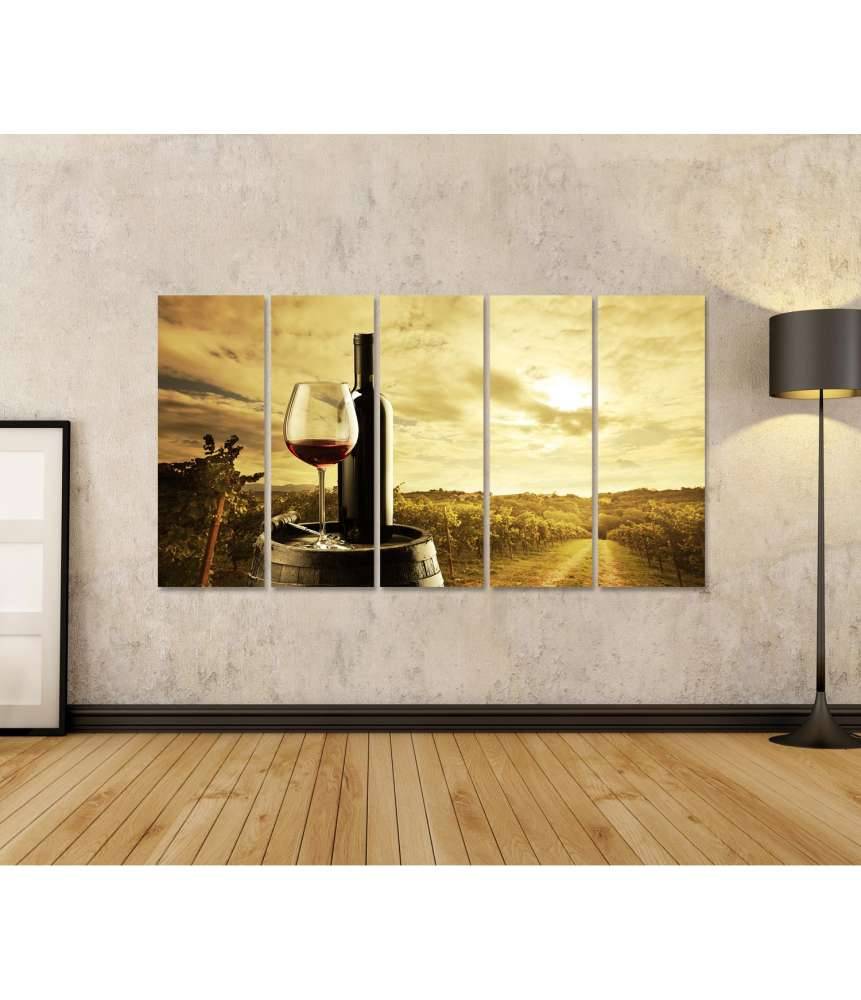 Islandburner Bild auf Leinwand Rotweinflasche und Weinglas auf einem Weinfass dargestellt Neueste Stile
