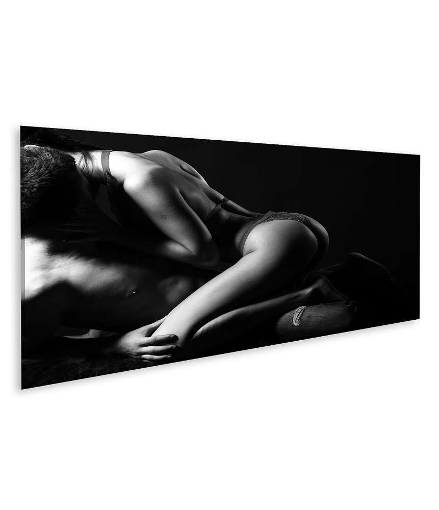 Islandburner Bild auf Leinwand Junges Paar im Bett: Frau in Spitzen-Dessous, Mann in Schwarz-Weiß-Erotikbild