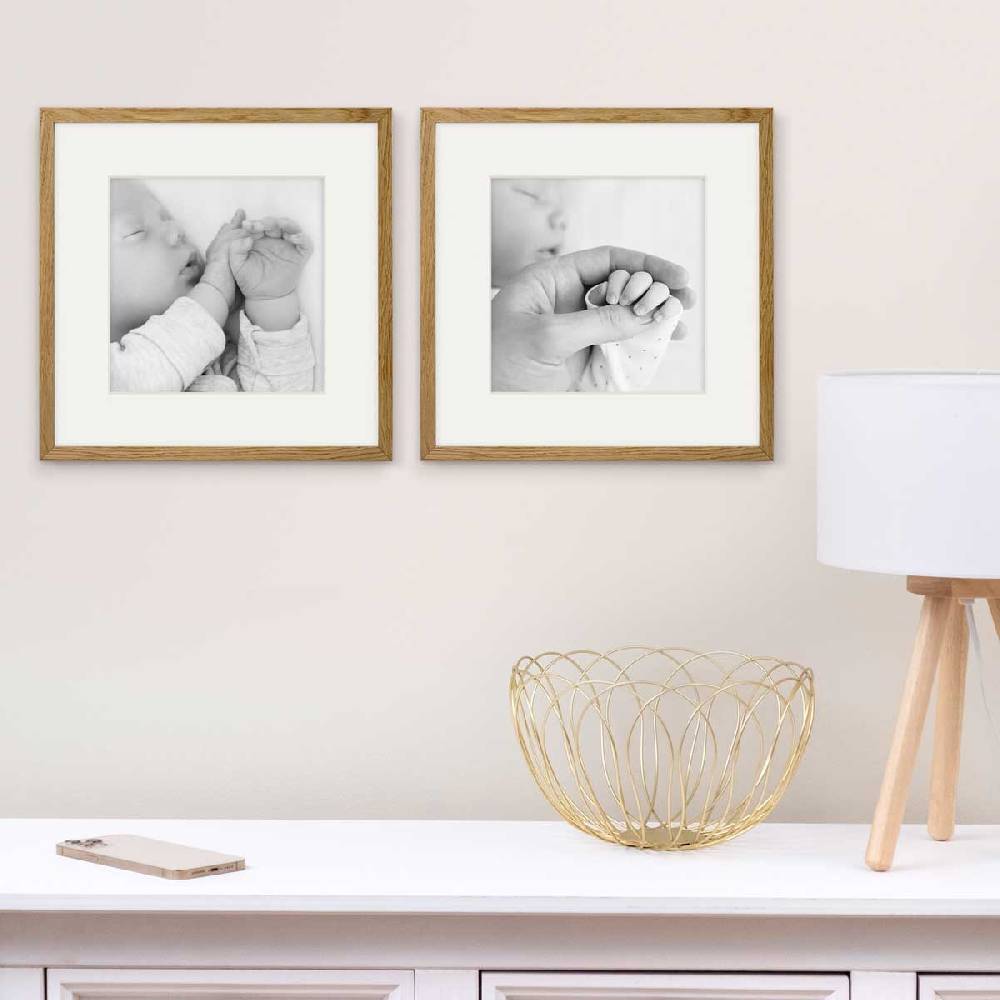 Photolini 2er Set Bilderrahmen Holz, Eiche 30x30 cm mit Passepartout 20x20 cm im Angebot