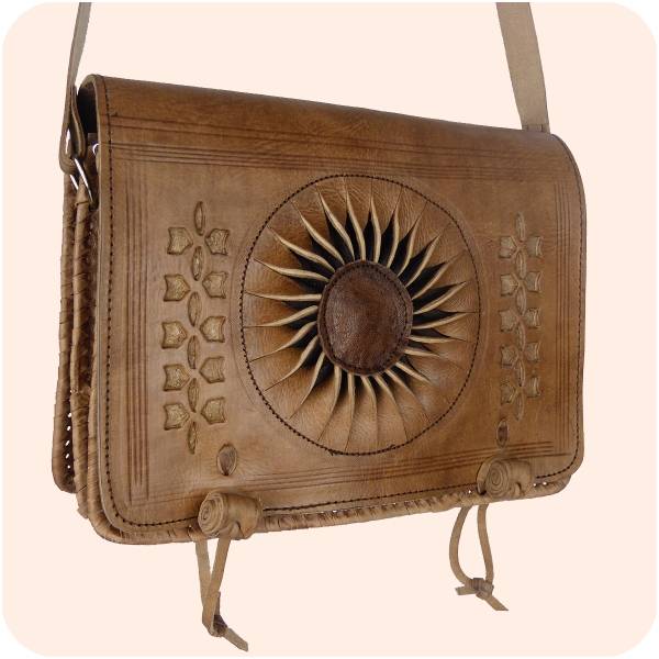 Simandra Leder-Handtasche „Dorah“ 22x28cm dunkelbraun I marokkanische Umhängetasche mit Ledernäherei I 100% Handarbeit I verstellbarer Schultergurt Limitierter Zeitrabatt