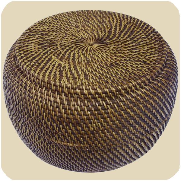 Simandra Korbschale mit Deckel aus 100% Ata, Rattan Palme, dekorative Unikate Korb-schale Holz-korb Handarbeit natur rund 33x20 cm