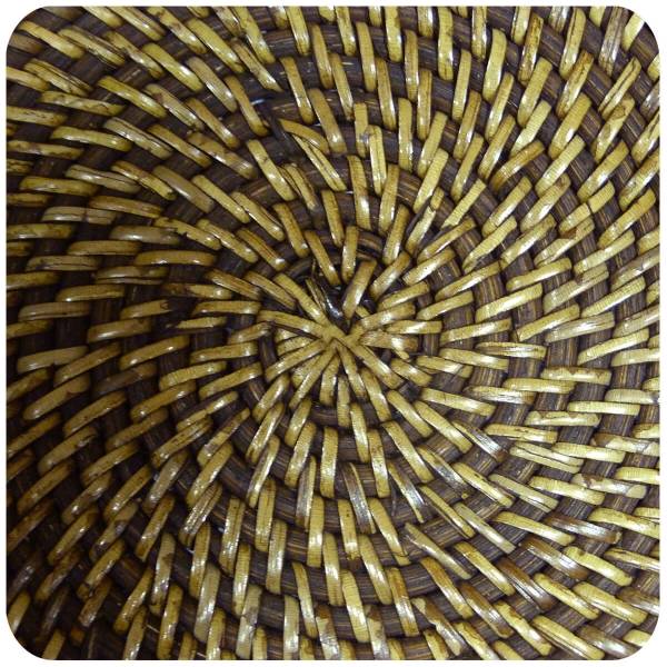 Simandra Korbschale mit Deckel aus 100% Ata, Rattan Palme, dekorative Unikate Korb-schale Holz-korb Handarbeit natur rund 33x20 cm Online